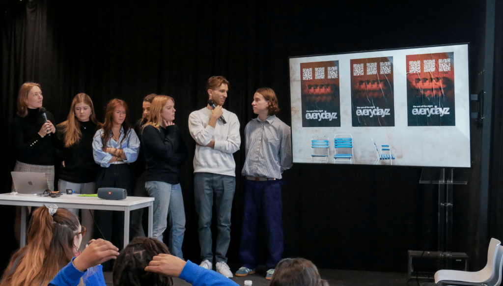 La rentrée décalée de l'École W en février 2025